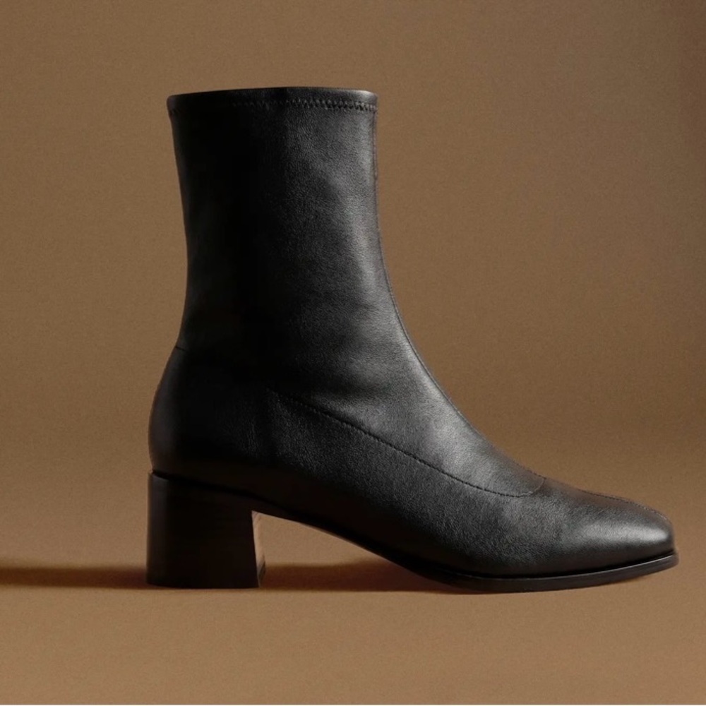 NWOT QUINCE Italian Leather Stretch Sock Bootie